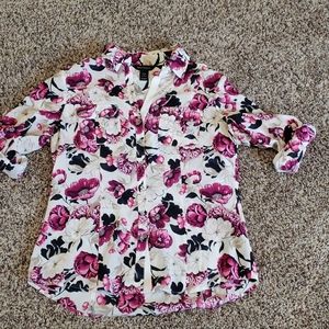 So many BEAUTIFUL details on this WHBM SILK blouse